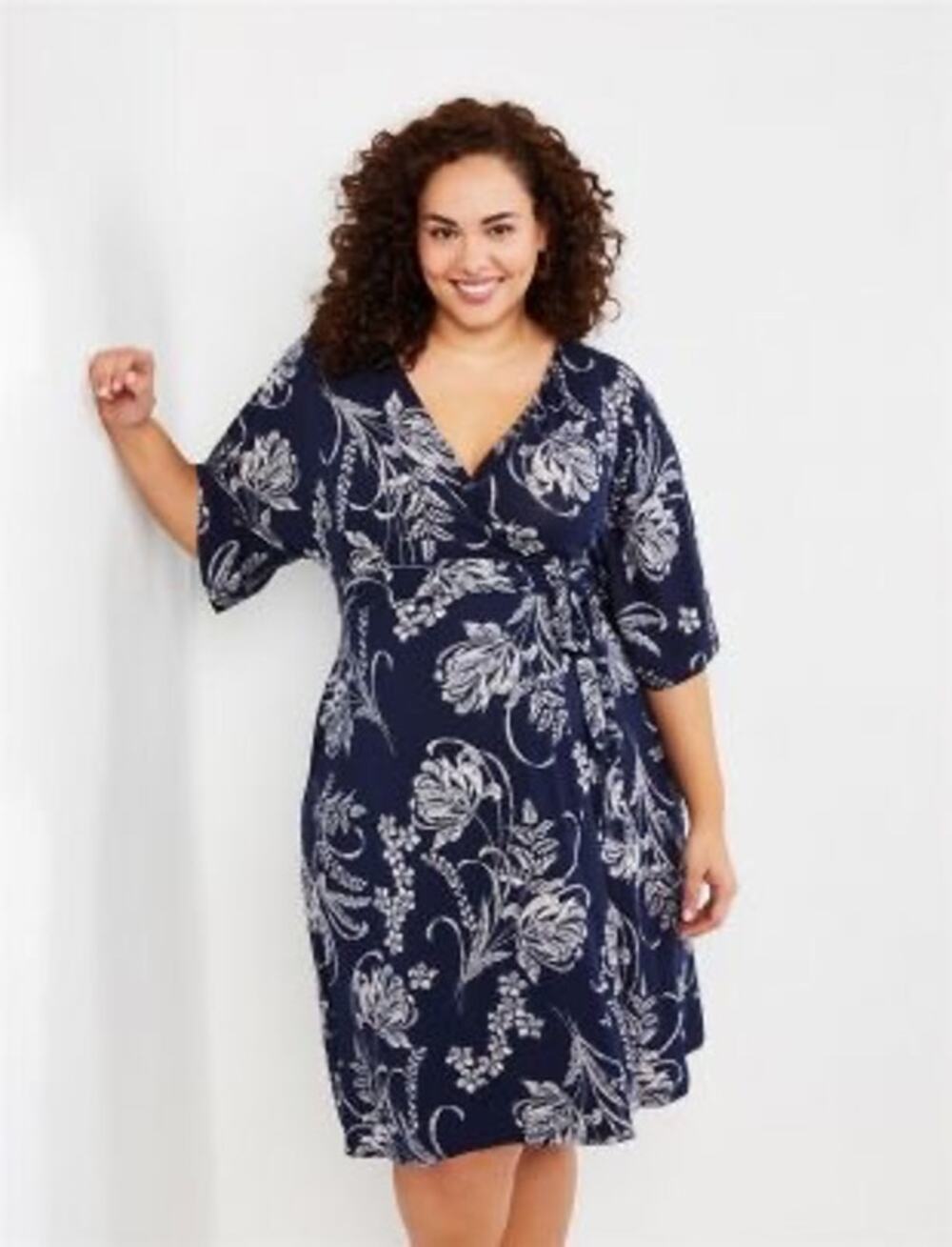 Motherhood Maternity Navy White Floral Flutter Sleeve Wrap Dress Size Medium NWT